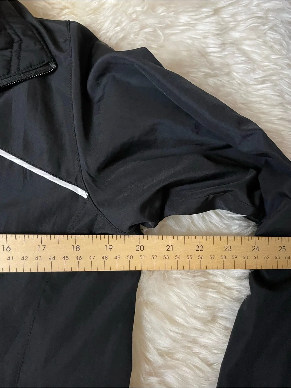 Vintage Nike black zip up workout women’s jacket